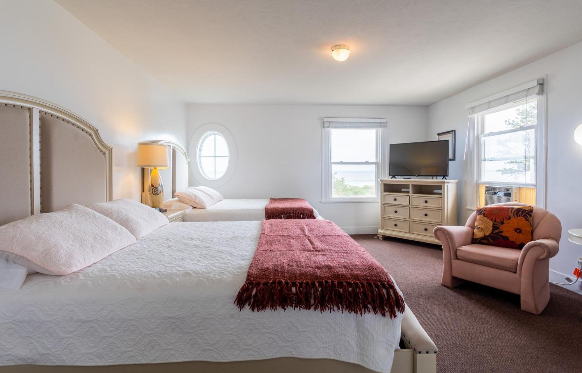 Hotel The Gull Oceanside &