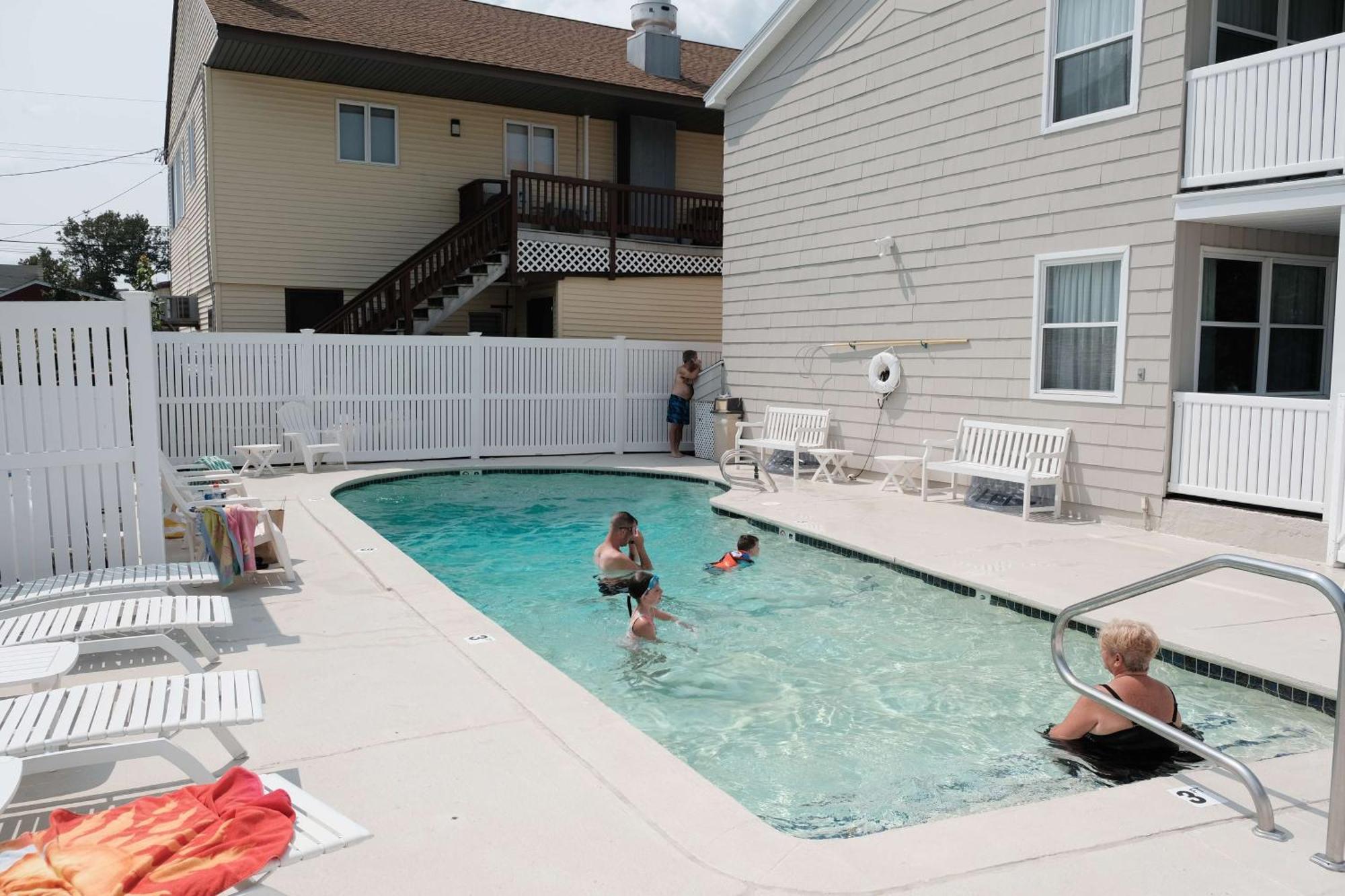 The Gull Oceanside & 2*