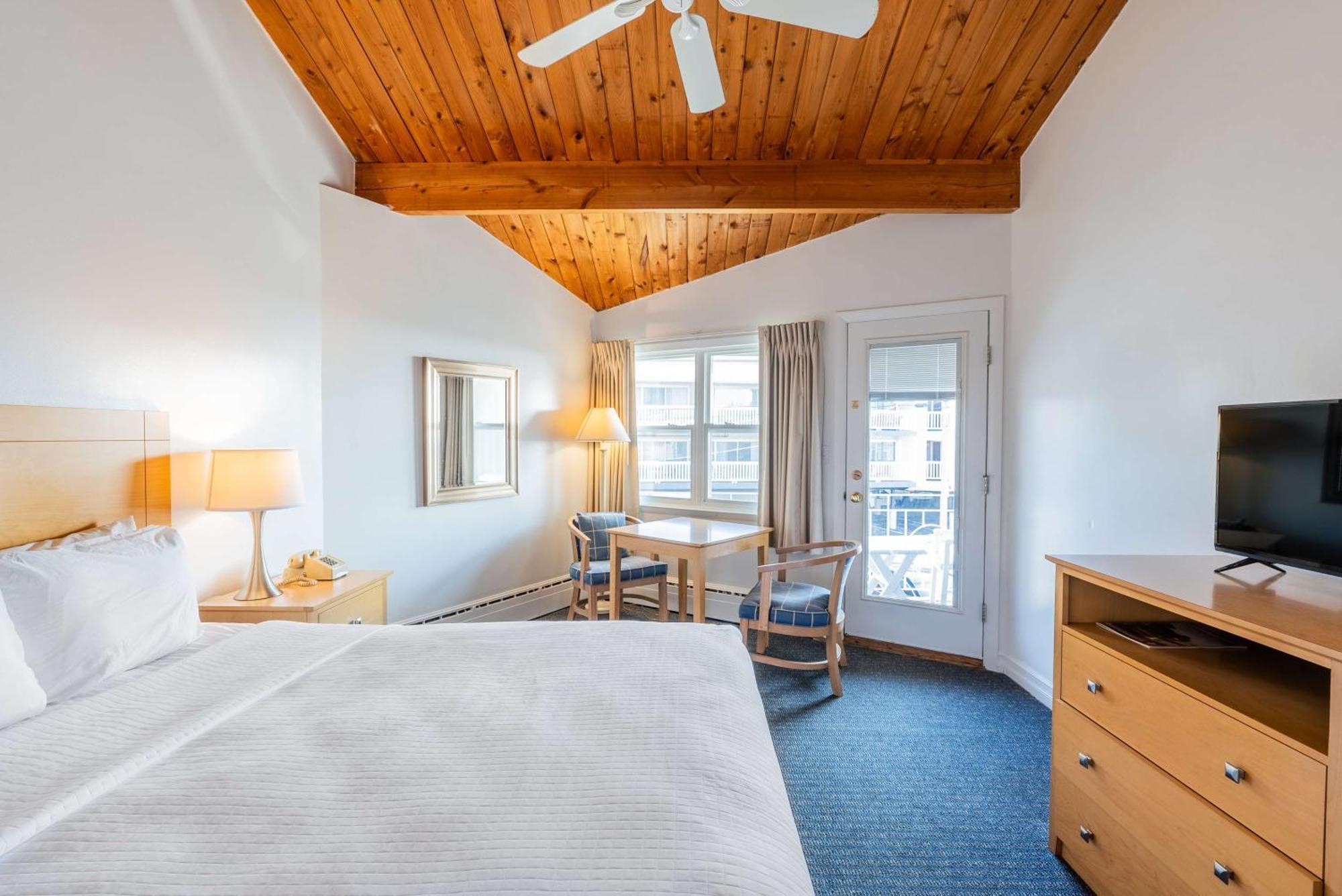 Hotel The Gull Oceanside &