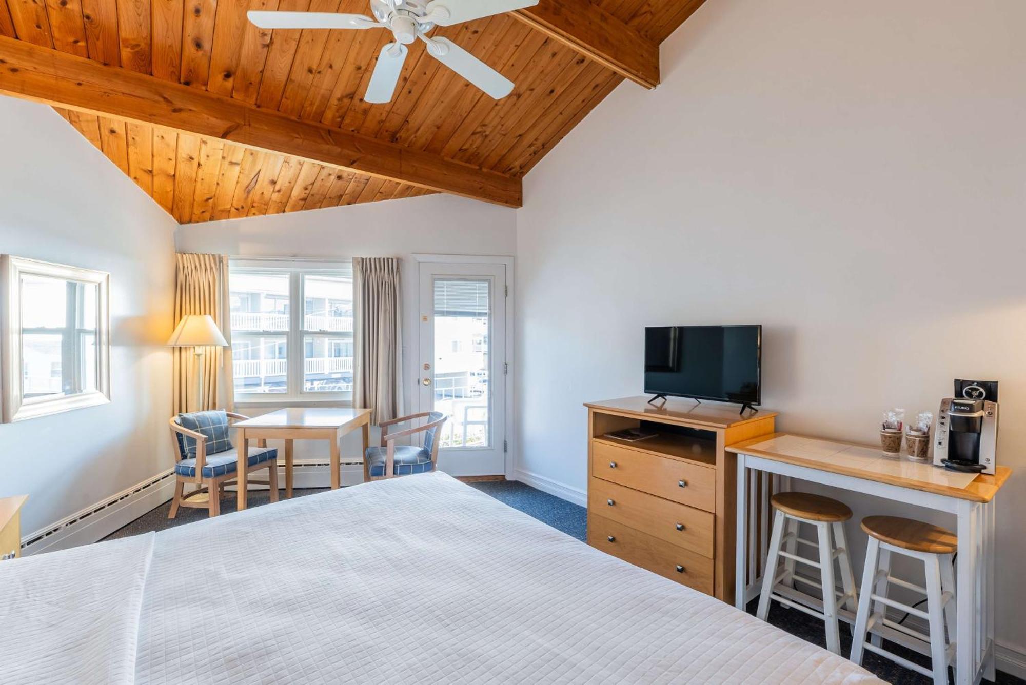 Hotel The Gull Oceanside & 2*