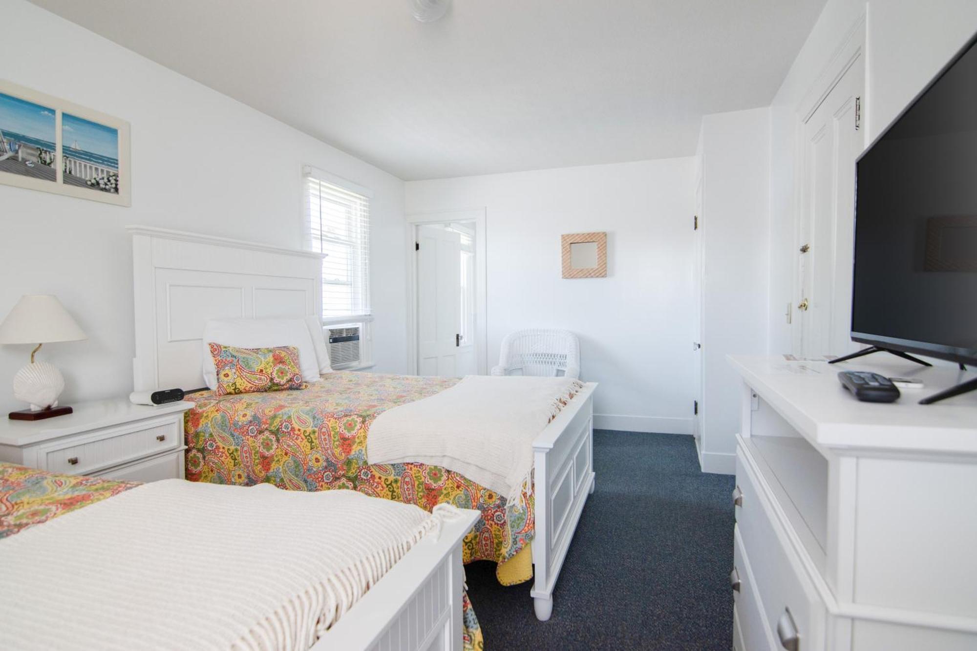Hotel The Gull Oceanside & 2*